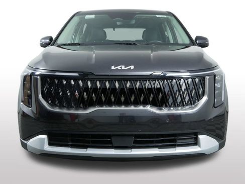 Used 2026 Kia Carnival FWD image 4