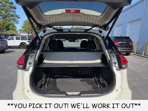Used 2020 Nissan Rogue SV FWD image 8