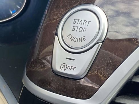 Used 2019 BMW 750i image 17