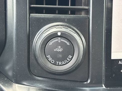 Used 2024 Ford F250 Lariat w/ Lariat Ultimate Package AWD/4WD image 39