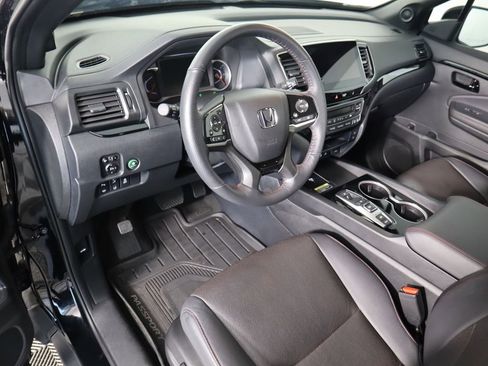 Certified 2024 Honda Passport Black Edition image 9