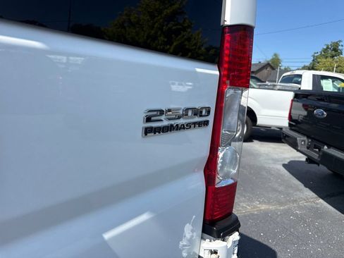 Used 2025 RAM ProMaster 2500 w/ U-Haul Equipment Group FWD image 13