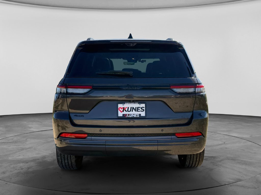Used 2026 Jeep Grand Cherokee Limited AWD/4WD image 8