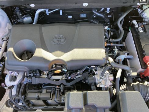 Certified 2025 Toyota RAV4 LE image 18