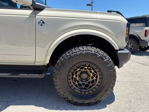 Used 2025 Ford Bronco Outer Banks AWD/4WD image 9