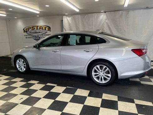 Used 2018 Chevrolet Malibu LT w/ Driver Confidence Package FWD image 8