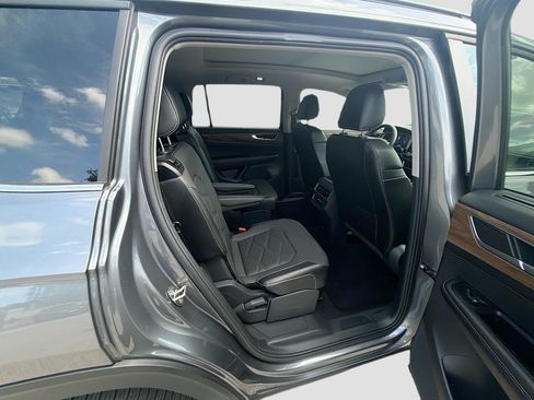 Used 2024 Volkswagen Atlas SE w/ Panoramic Sunroof Package FWD image 26