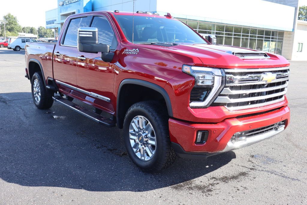 Used 2025 Chevrolet Silverado 3500 High Country w/ Technology Package AWD/4WD image 2