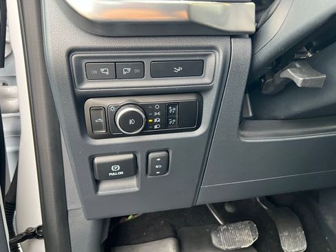 Used 2023 Ford F150 Lariat image 43