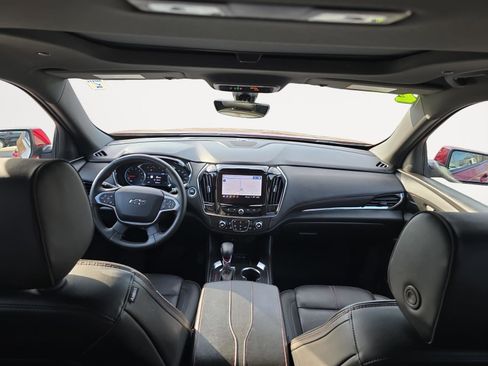 Used 2024 Chevrolet Traverse RS image 16