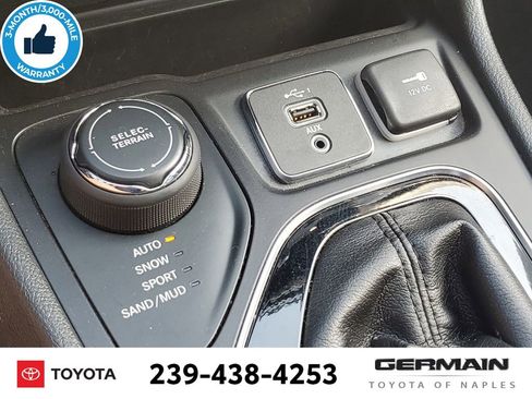 Used 2019 Jeep Cherokee Limited image 32