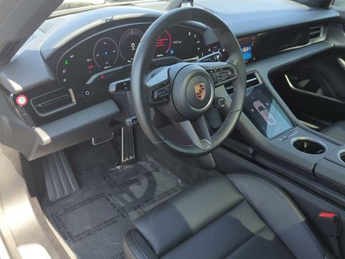Used 2025 Porsche Taycan image 15