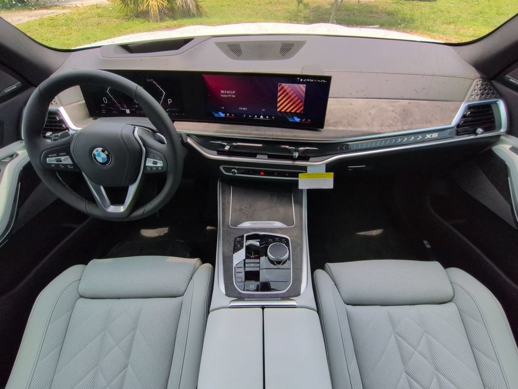 New 2026 BMW X5 xDrive40i w/ Premium Package AWD/4WD image 15