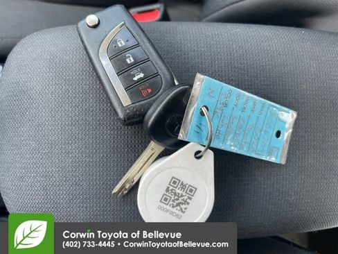 Used 2020 Toyota Corolla LE FWD image 16