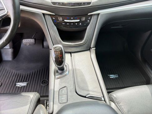 Used 2017 Cadillac XT5 Premium Luxury image 17