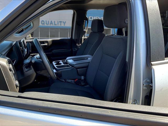 Certified 2022 Chevrolet Silverado 2500 Custom w/ Custom Value Package AWD/4WD image 24