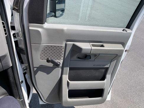 Used 2019 Ford E-350 and Econoline 350 Super Duty image 25