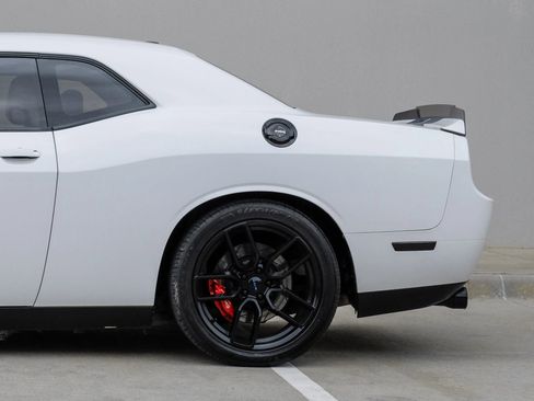 Used 2011 Dodge Challenger SRT8 RWD image 12