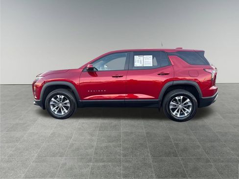 Used 2025 Chevrolet Equinox LT image 2