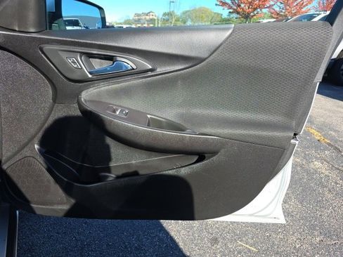 Used 2022 Chevrolet Malibu LT image 10