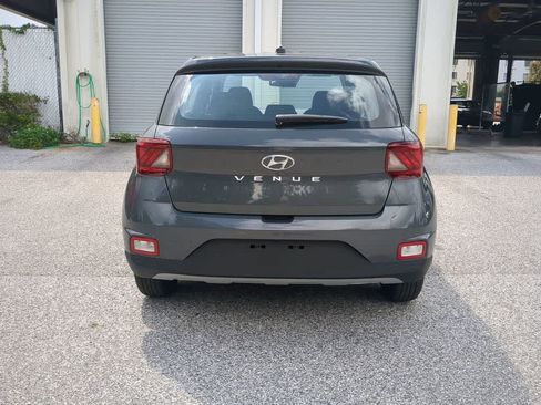 New 2026 Hyundai Venue SE FWD image 6