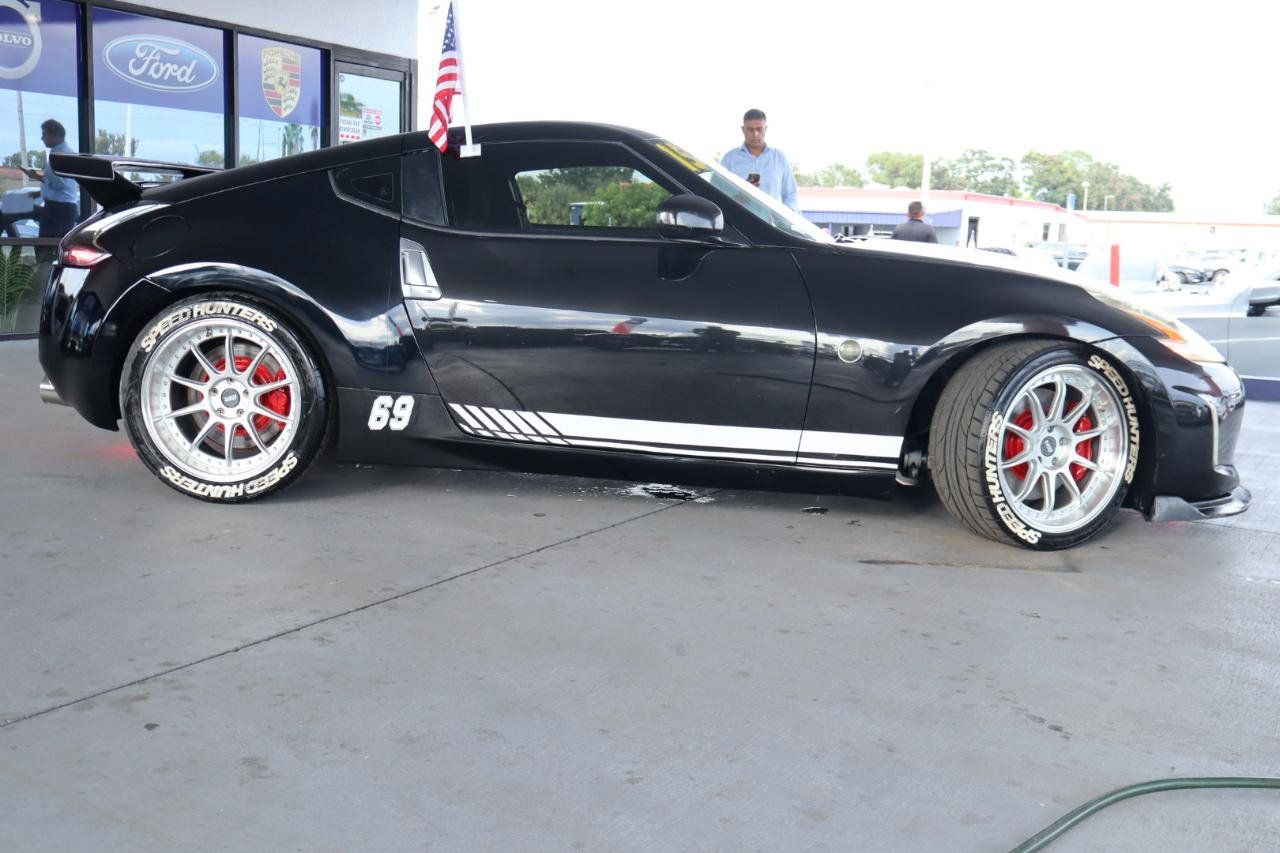 Used 2015 Nissan 370Z Coupe RWD image 7
