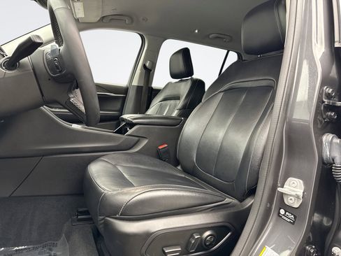 Used 2023 Jeep Grand Cherokee L Limited w/ Black Appearance Package image 11