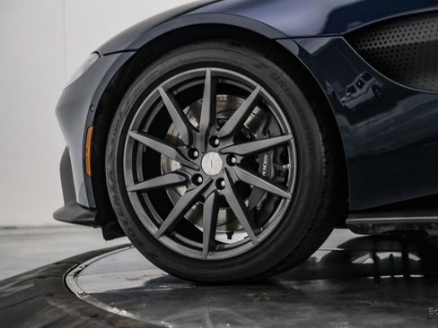 Used 2020 Aston Martin V8 Vantage Coupe RWD image 75