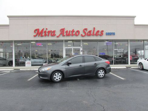 Used 2018 Ford Focus S FWD image 1
