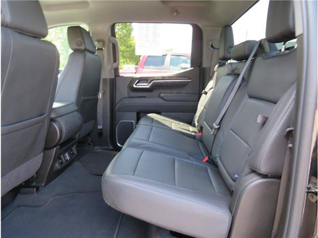 Used 2025 GMC Sierra 1500 SLT AWD/4WD image 5