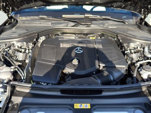 Used 2026 Mercedes-Benz GLC 300 4MATIC image 23