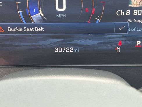 Used 2025 Chevrolet Traverse LT FWD image 15