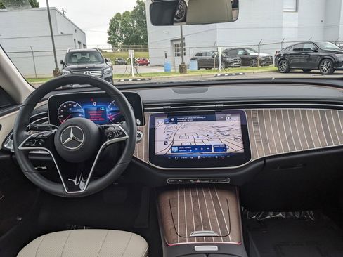 Certified 2025 Mercedes-Benz E 350 4MATIC Sedan image 28