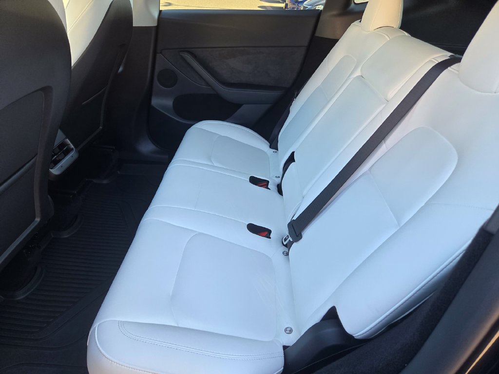 Used 2024 Tesla Model Y Long Range RWD image 13