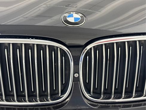 Used 2017 BMW 750i xDrive image 36