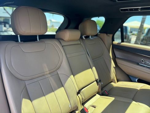 Used 2023 Land Rover Range Rover Sport SE AWD/4WD image 6