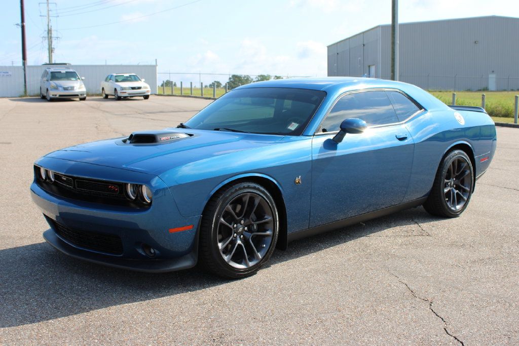 Used 2022 Dodge Challenger R/T Scat Pack w/ Shaker Package RWD image 2
