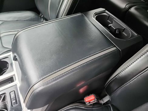 Used 2017 Ford F150 Platinum w/ Equipment Group 701A Luxury image 36