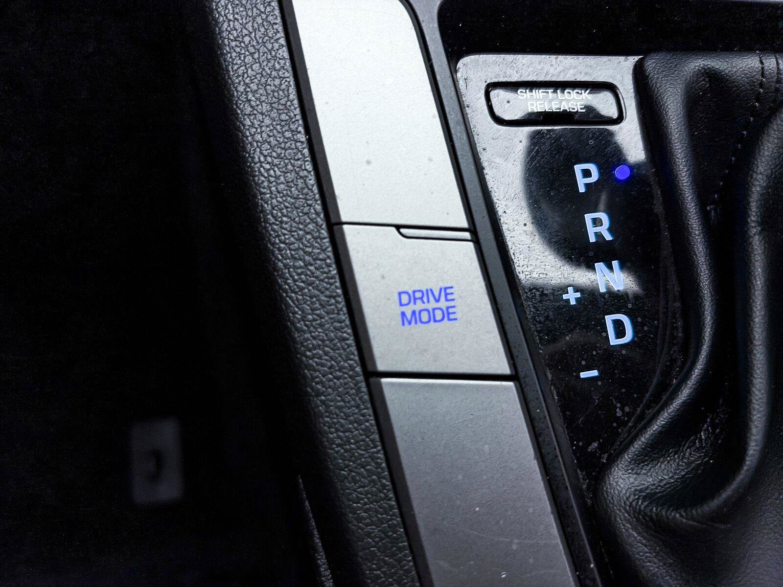 Used 2018 Hyundai Elantra SEL FWD image 21