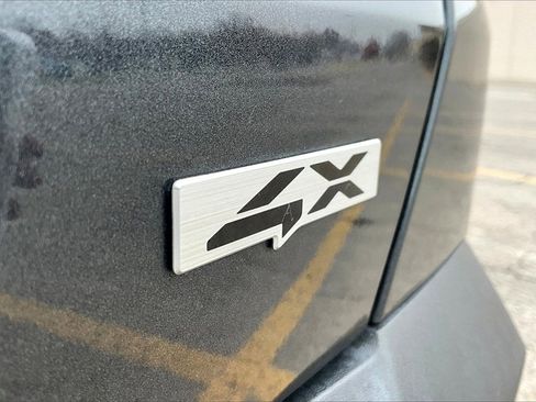 Used 2023 Kia Sorento LX image 8