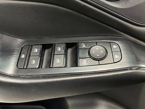 Used 2024 Nissan Rogue S image 12