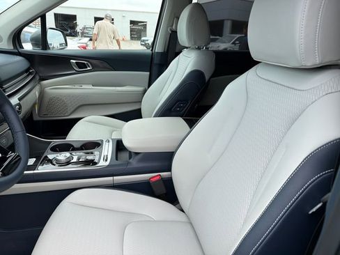 New 2026 Kia Carnival SX Prestige FWD image 18