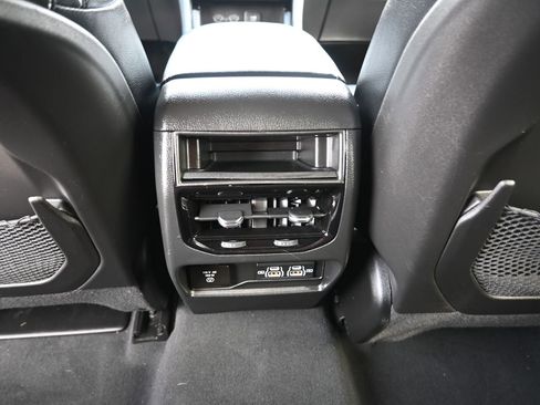 Used 2023 Jeep Grand Cherokee Laredo w/ Luxury Tech Group I image 19