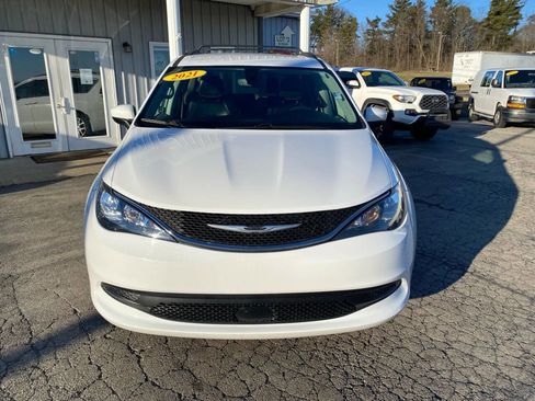 Used 2021 Chrysler Voyager Lxi image 7