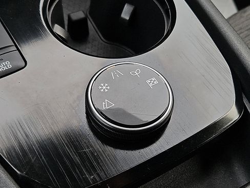 Certified 2023 Nissan Rogue SV image 24