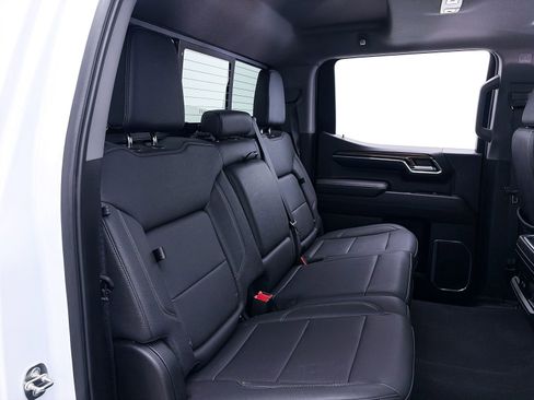 Used 2024 Chevrolet Silverado 1500 LT Trail Boss w/ LT Trail Boss Premium Package AWD/4WD image 39