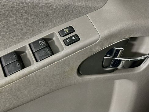 Used 2012 Nissan Frontier SV RWD image 15