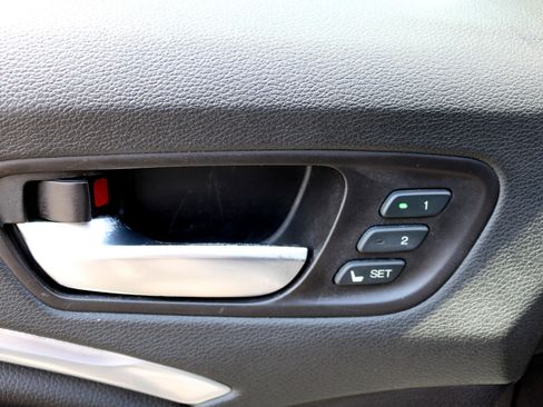 Used 2020 Acura MDX SH-AWD image 13