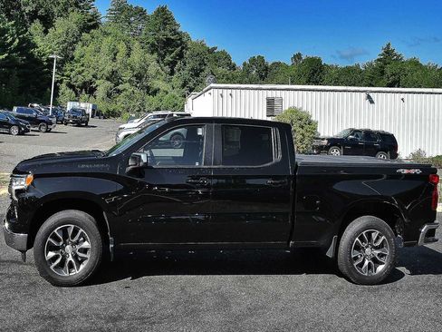 Used 2023 Chevrolet Silverado 1500 LT w/ Leather Package AWD/4WD image 4