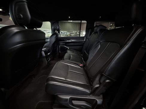 Used 2024 Jeep Wagoneer L Series III w/ Flexible Seating Group AWD/4WD image 33